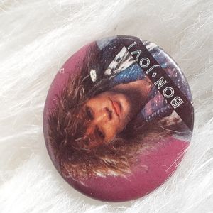 🎸Vintage Jon Bon Jovi Pinback Button